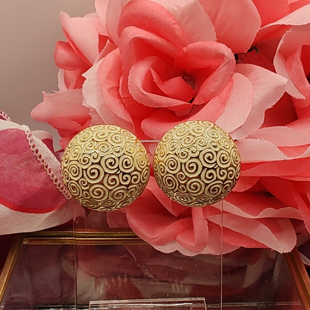 Vintage Designer Les Bernard Gold Tone Clip Earrings Clearly Marked.  Rare!